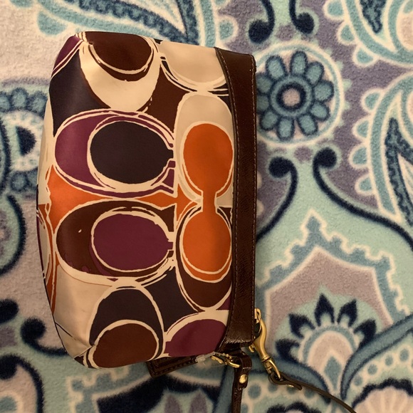 Coach wristlet - Picture 3 of 3
